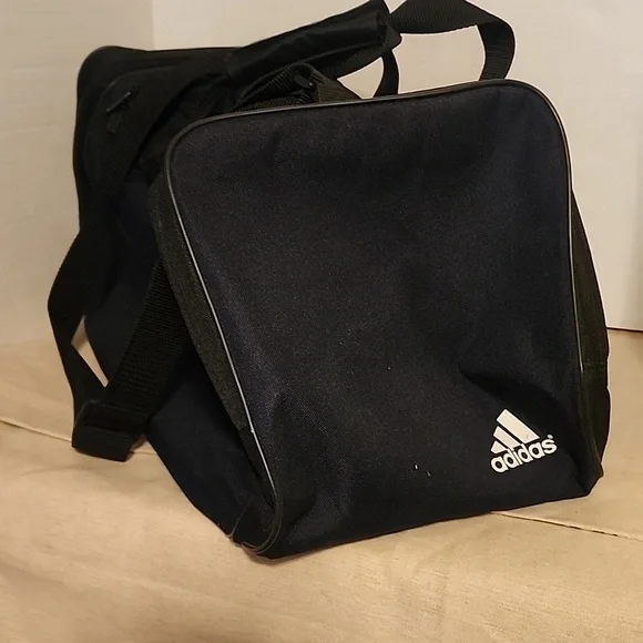 Adidas Duffel Bag/ Gym bag - Picture 3 of 5